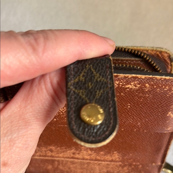 Louis Vuitton Monogram Wallet - Picture 13 of 15